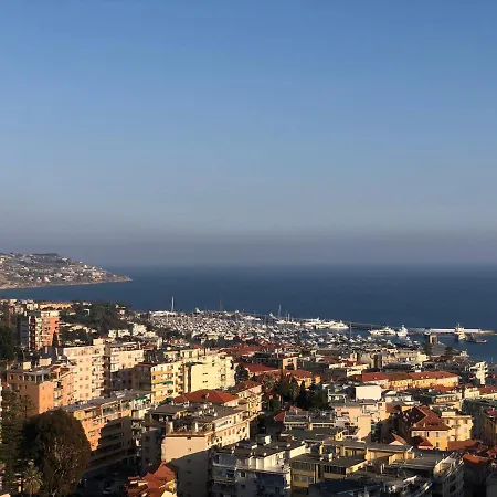 Casa Sandra - Sea View, With Garage Apartment
