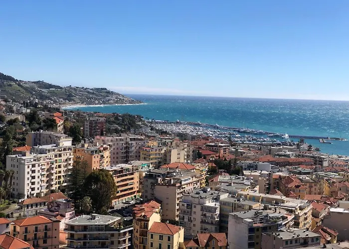 Casa Sandra - Sea View, With Garage Апартаменти *